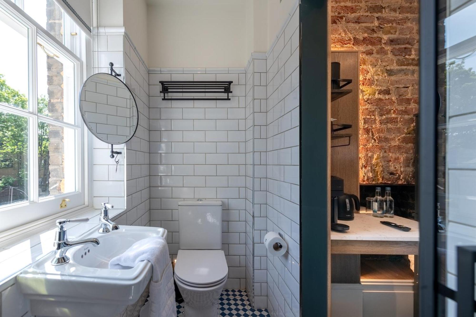 The Crown Pub & Guesthouse 런던 외부 사진