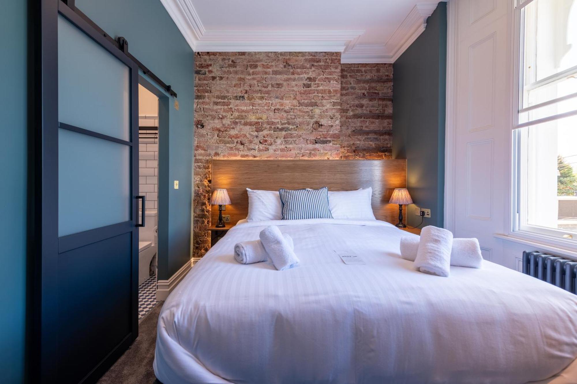 The Crown Pub & Guesthouse 런던 외부 사진