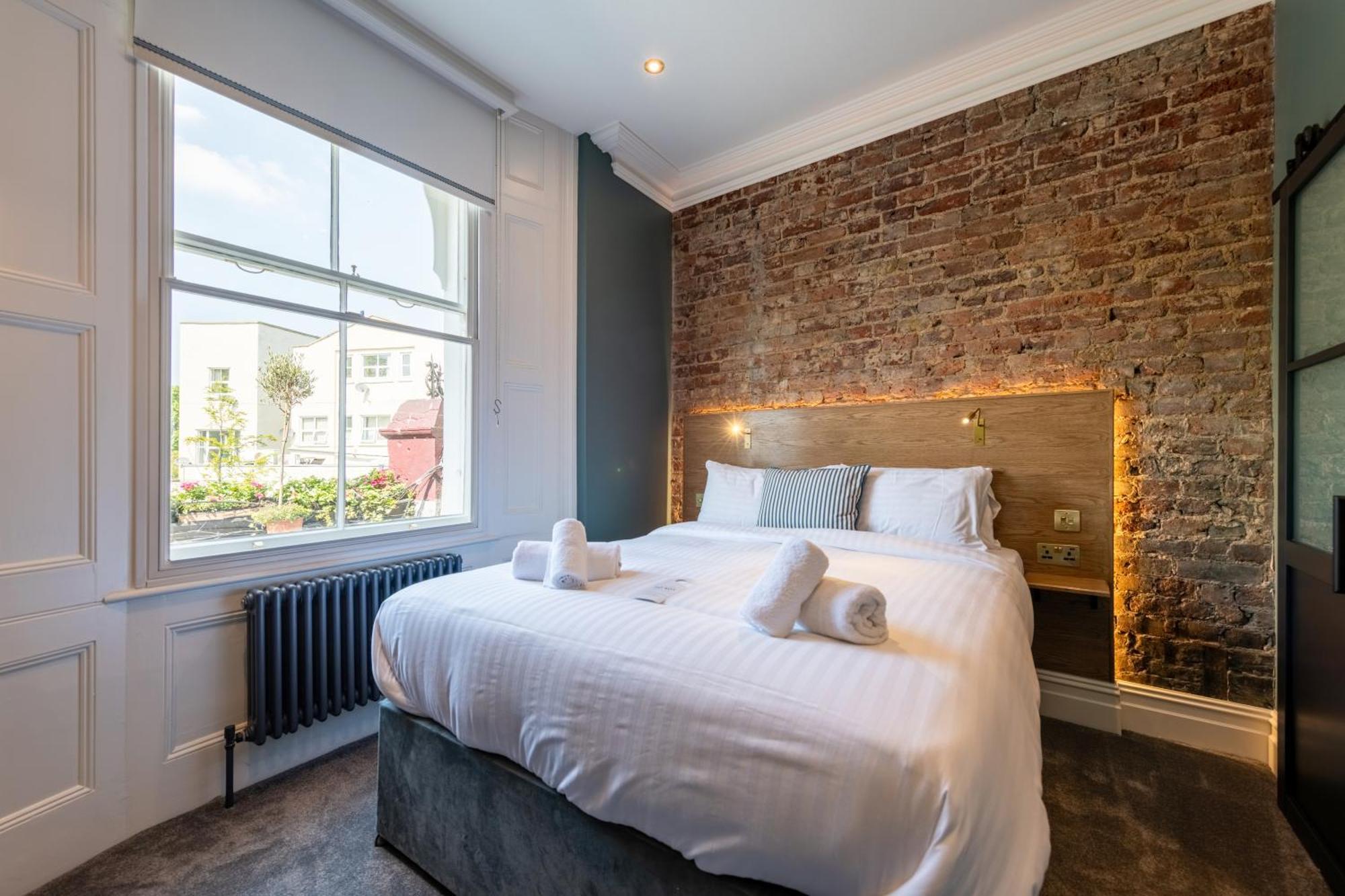 The Crown Pub & Guesthouse 런던 외부 사진